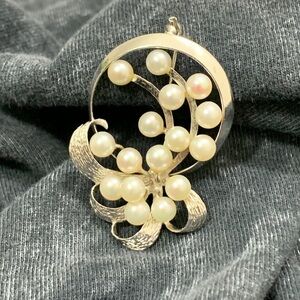 Vintage Silver Pearl Pin
